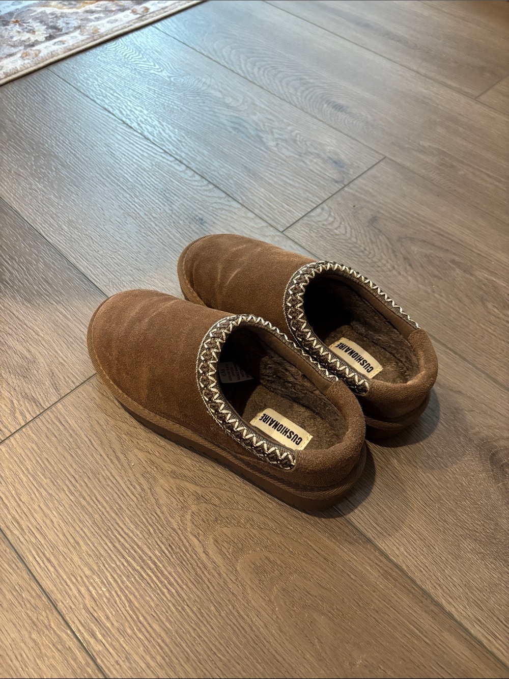 Bushwhacker Women's Brown Suede Slip-On Slippers